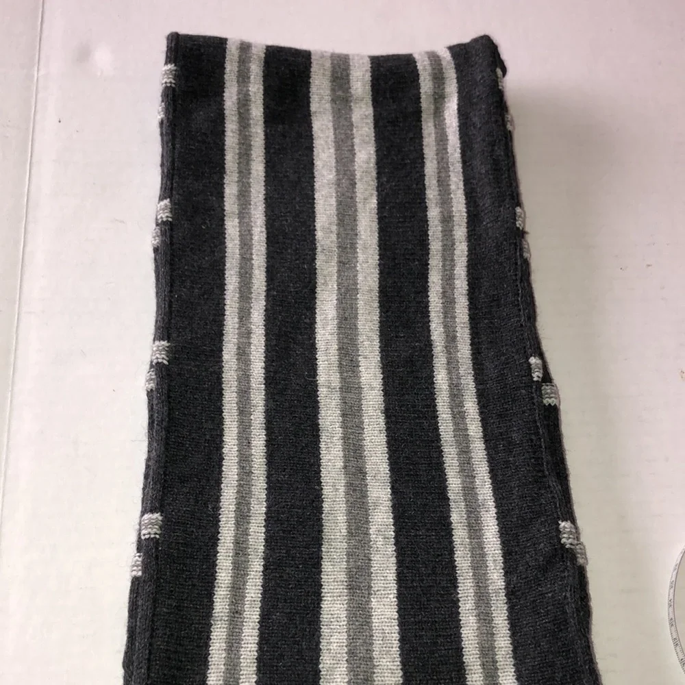 Gap reversible striped scarf